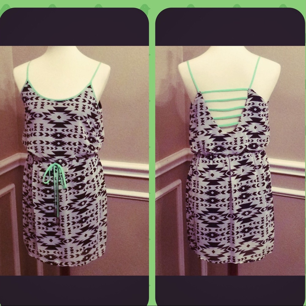 Sleeveless cinch dress